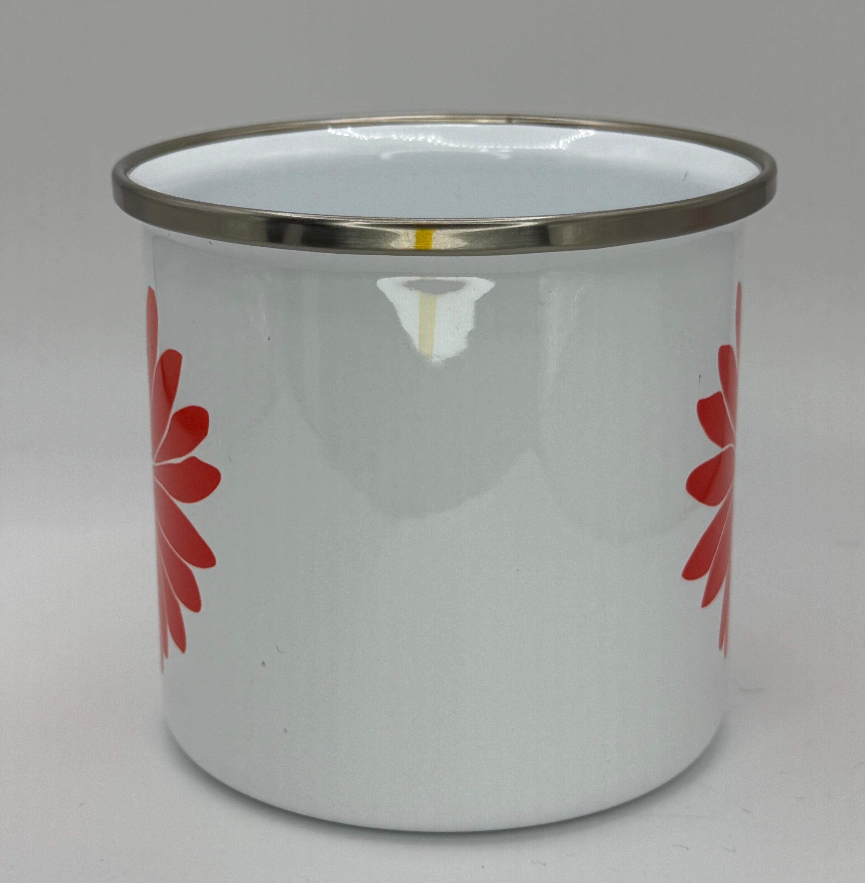 Red Daisy 12oz Enamel Camping Mug | Billy Daisy | Drinkware | BMFS 33