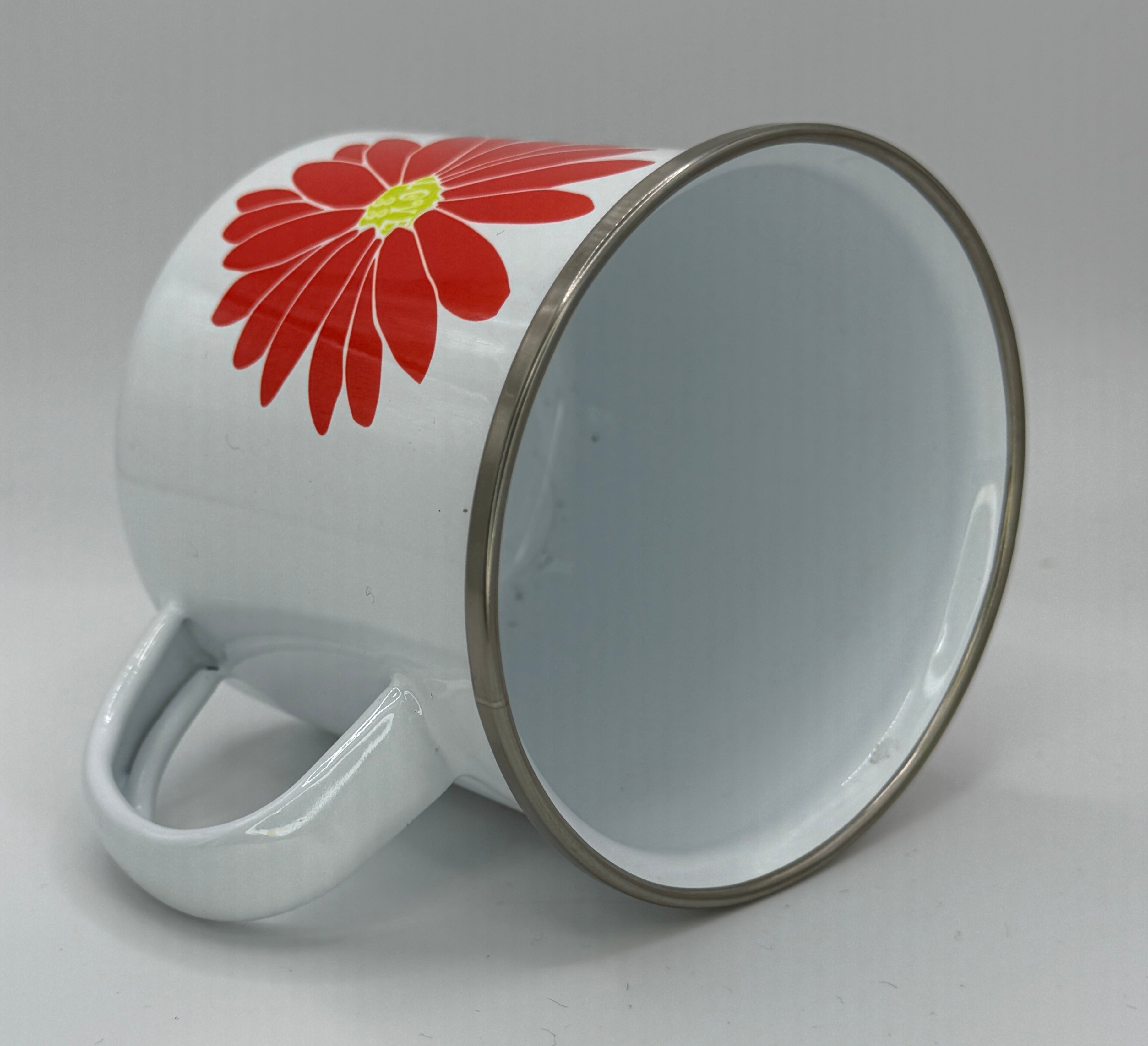 Red Daisy 12oz Enamel Camping Mug | Billy Daisy | Drinkware | BMFS 33
